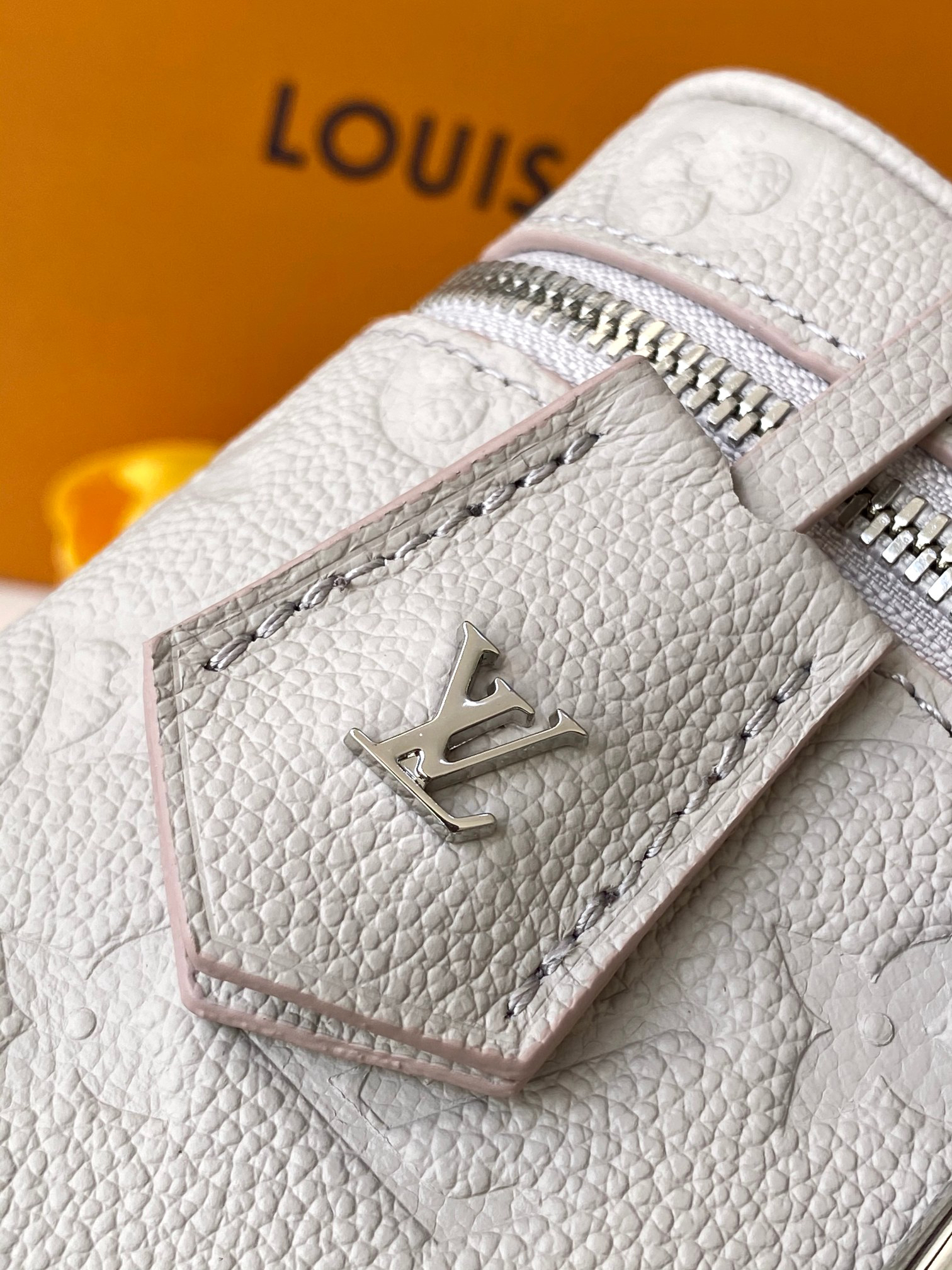 Louis Vuitton Vanity Chain Pouch M13593 in Taro Gray - Image 5
