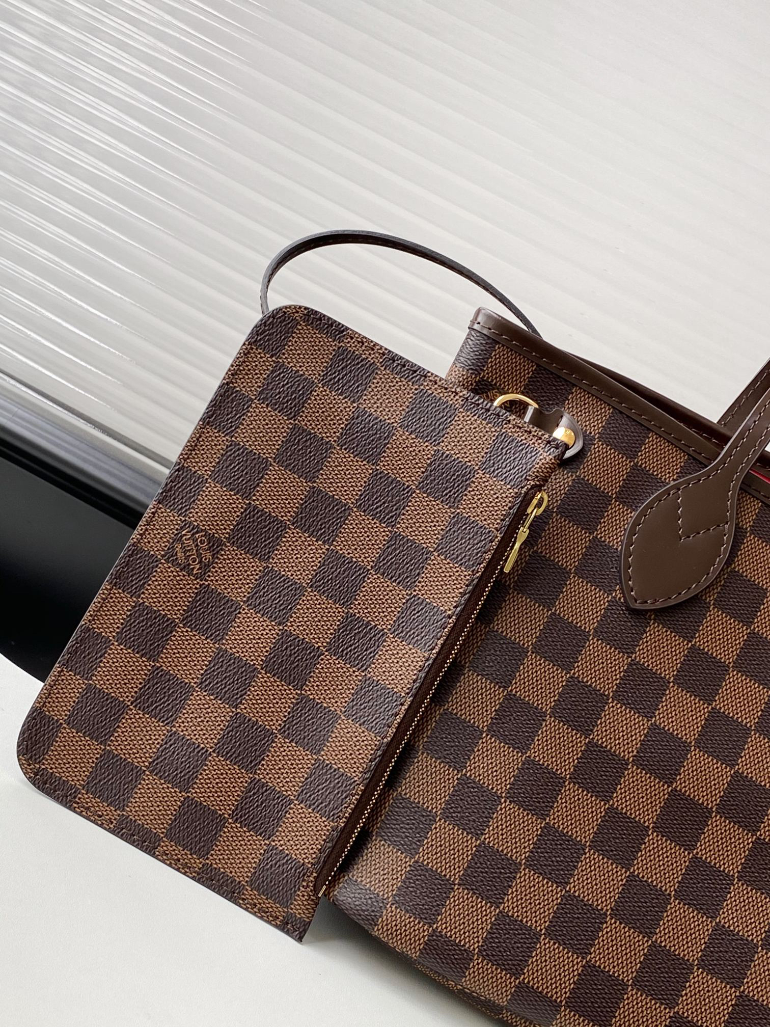 Louis Vuitton Neverfull Small Tote Bag - Image 5
