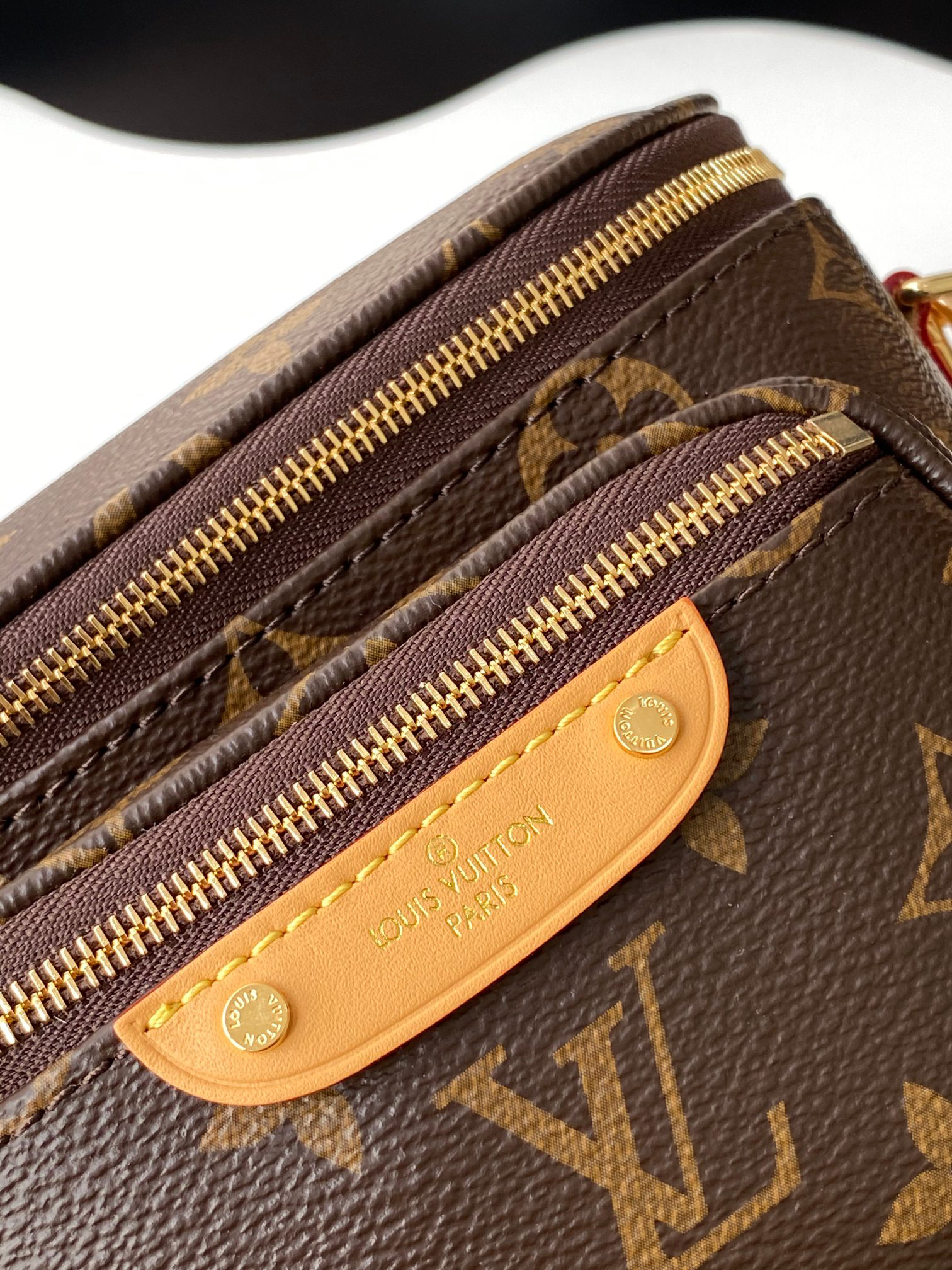 Louis Vuitton Mini Bumbag in Monogram Empreinte Leather - Image 5