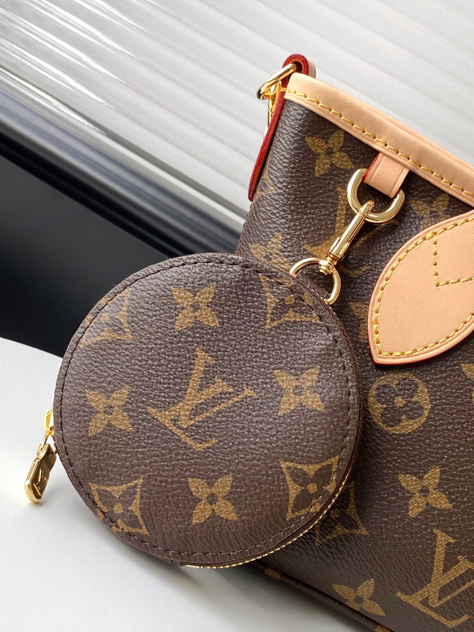 Louis Vuitton Neverfull BB Mini Tote Bag - Image 5