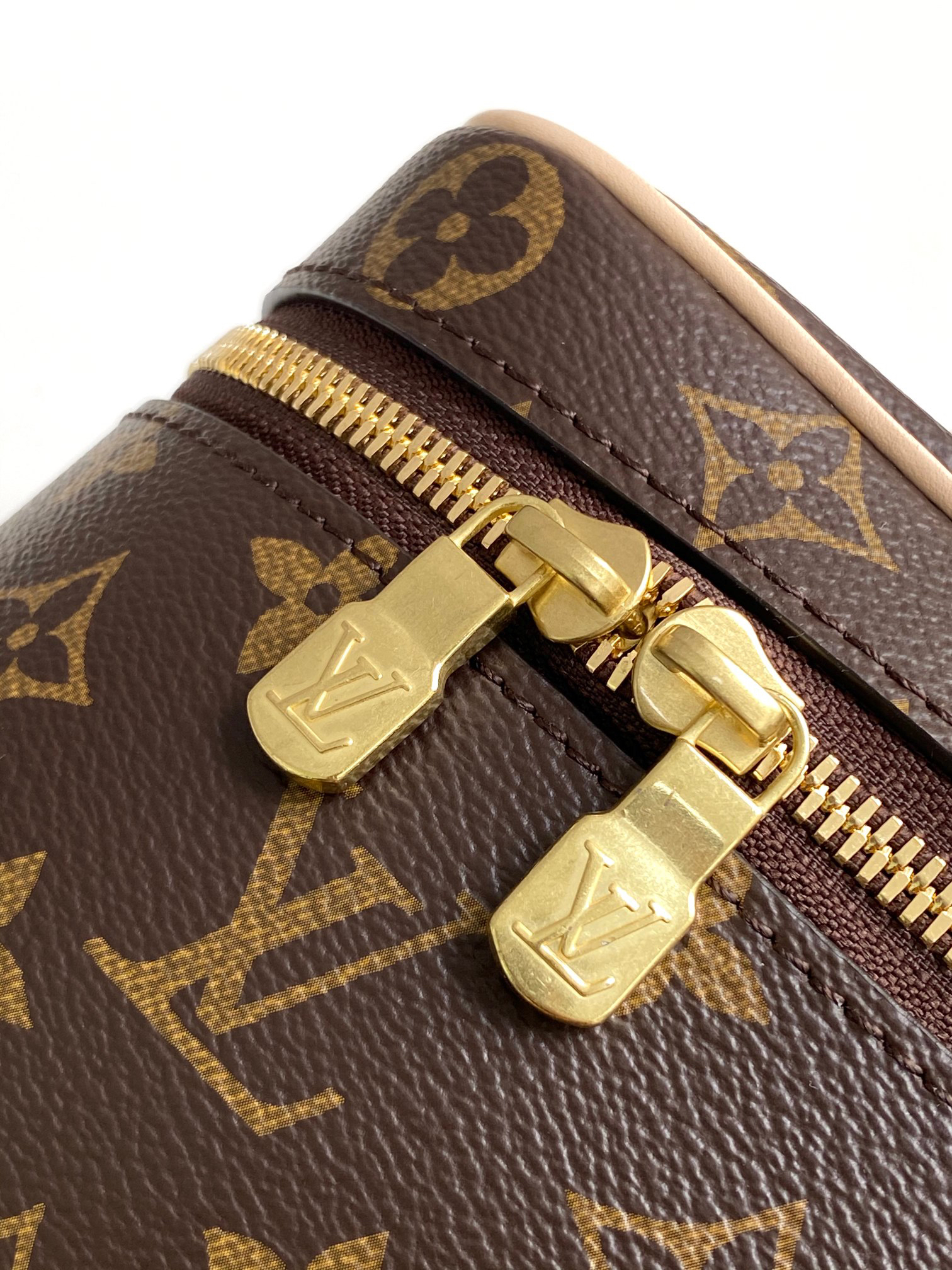 Louis Vuitton Monogram Toiletry Pouch - Image 5