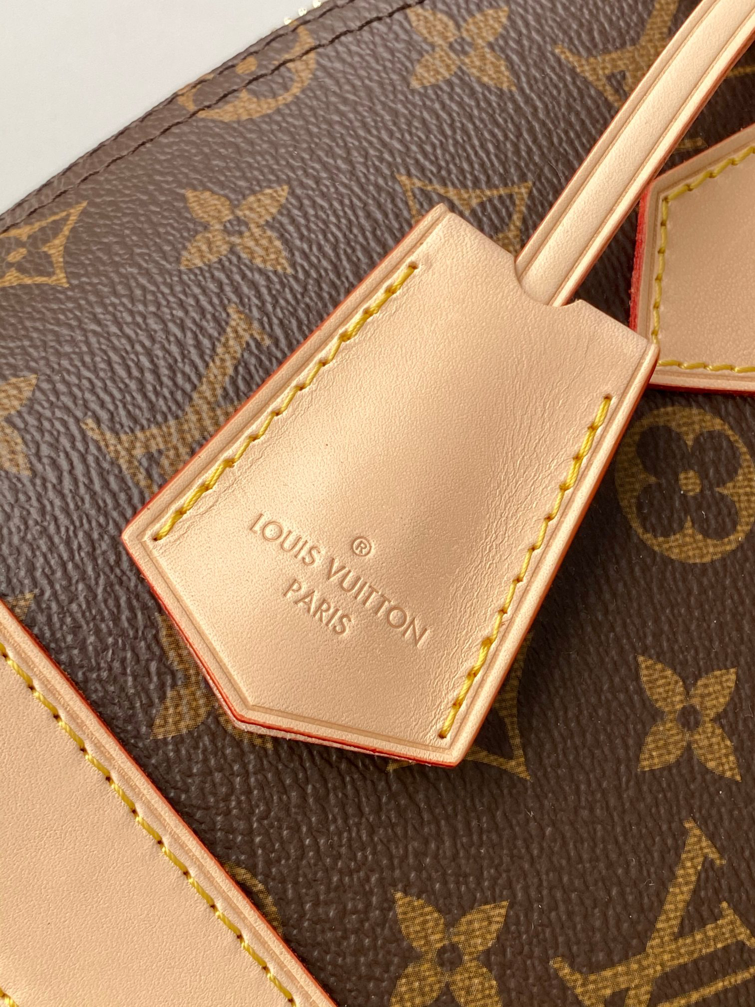 Louis Vuitton Alma Handbag - Image 5