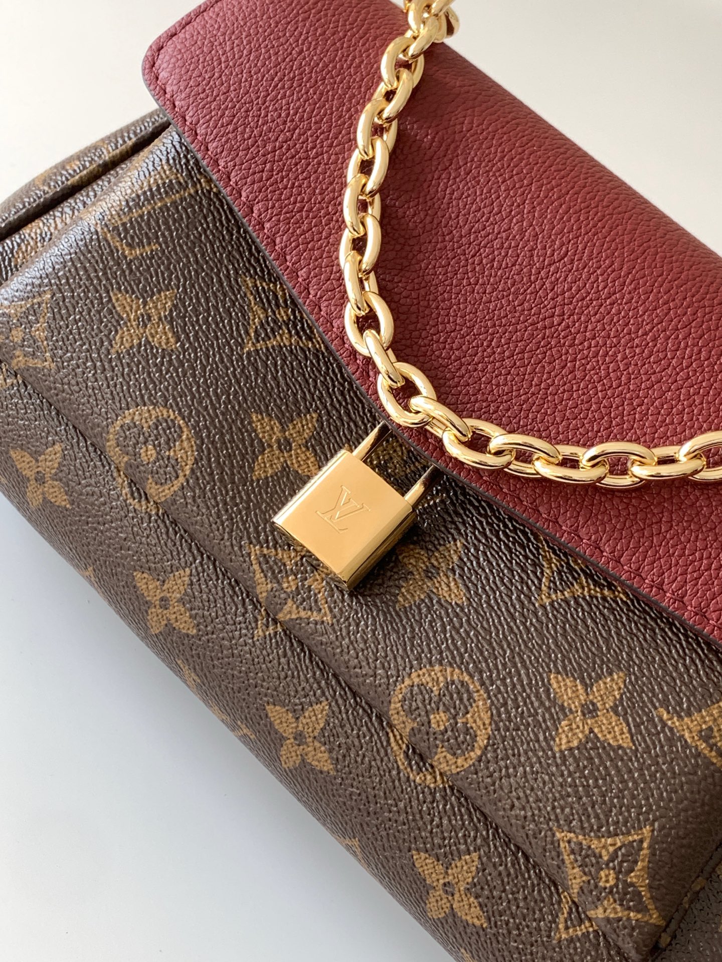Louis Vuitton BB Monogram Canvas Crossbody Bag - Image 5