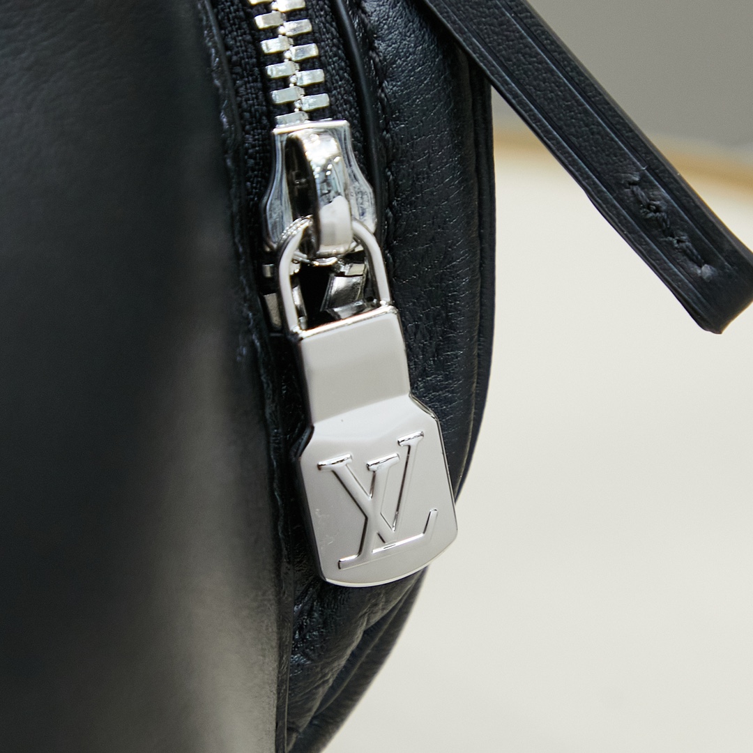 Louis Vuitton Montsouris PM Monogram Backpack - Image 5