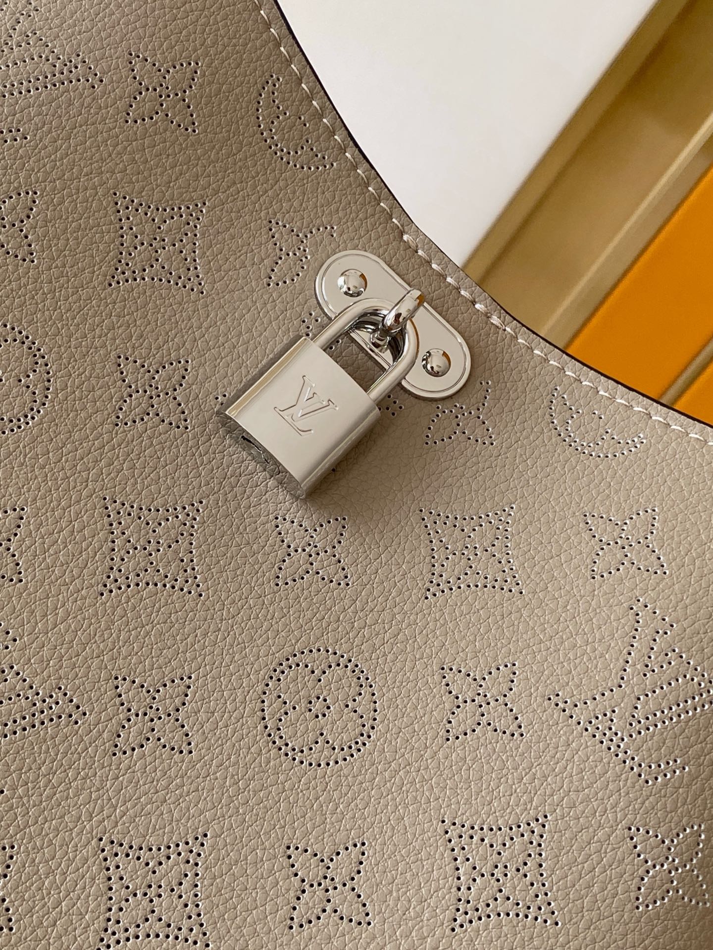 Louis Vuitton All Around Medium Handbag M14617/M14618 - Image 5