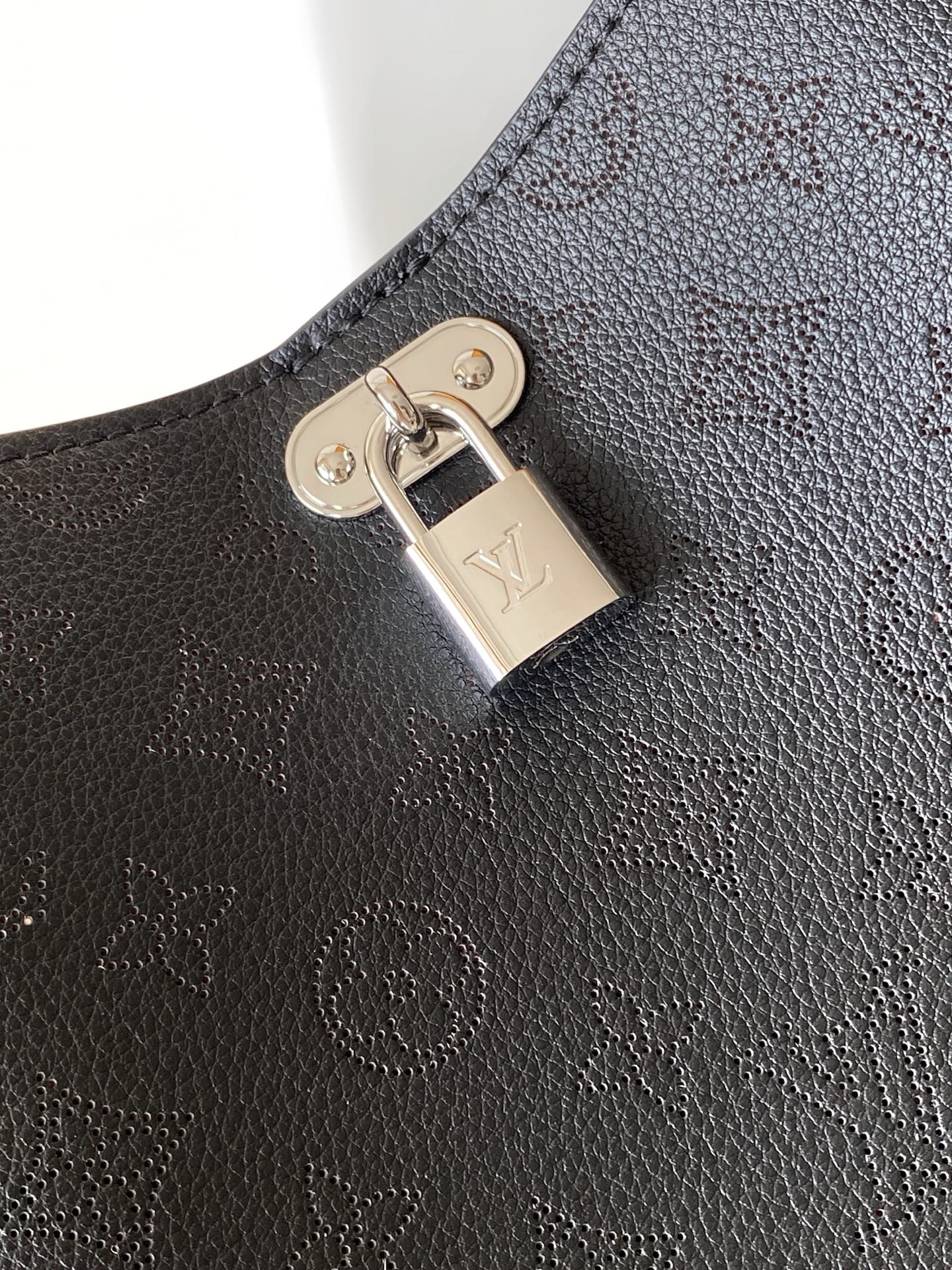 Louis Vuitton All Around Medium Crossbody Handbag M14617 / M14618 - Image 5