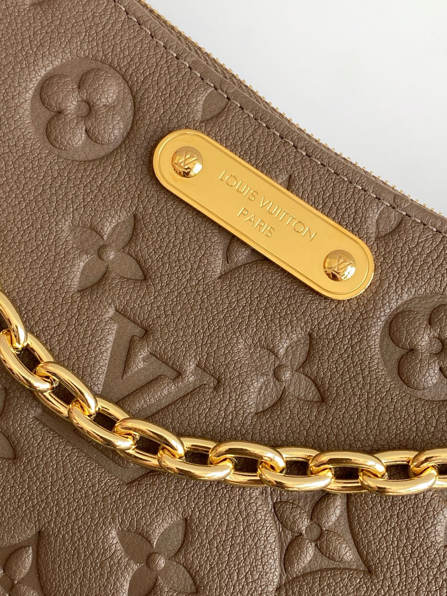 Louis Vuitton Liv Pochette in Monogram Empreinte Leather - Image 5