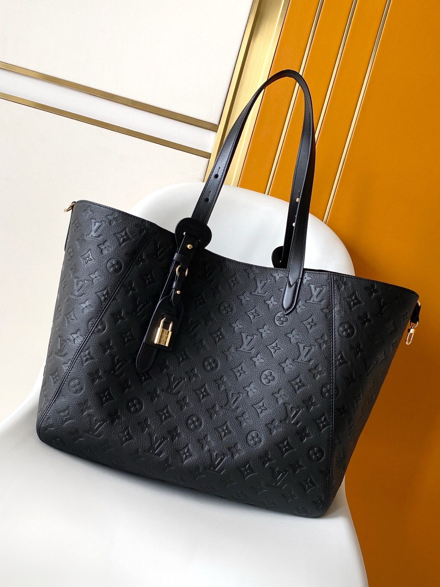 Louis Vuitton All In One MM Handbag - Image 5