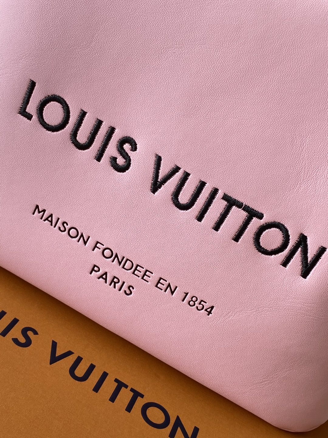 Louis Vuitton Medium Leather Handbag - Image 5
