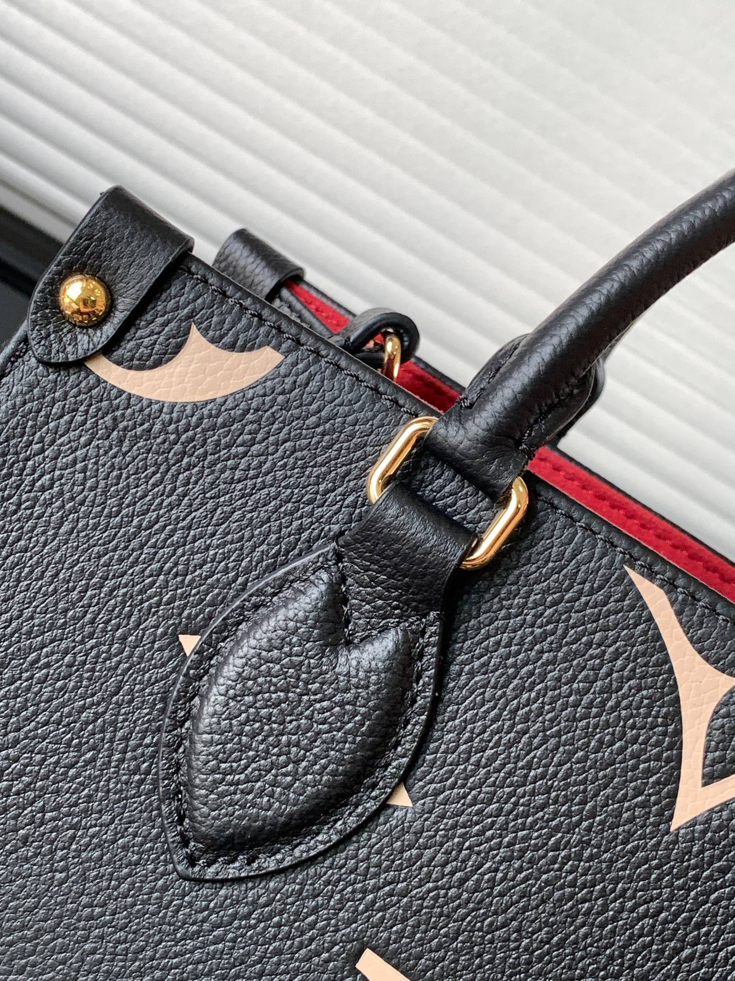 Louis Vuitton OnTheGo Small Tote Bag - Image 5