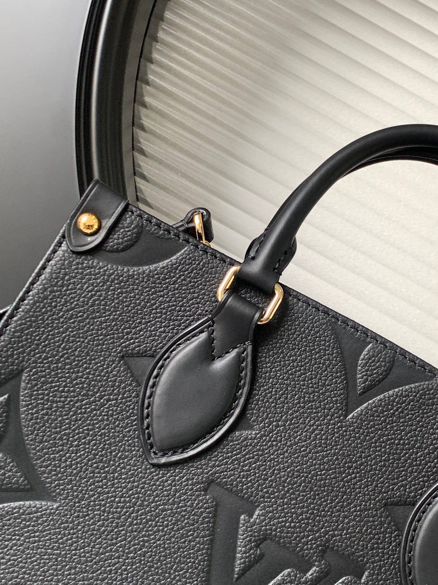 Louis Vuitton OnTheGo Small Tote Bag in Monogram Leather - Image 5