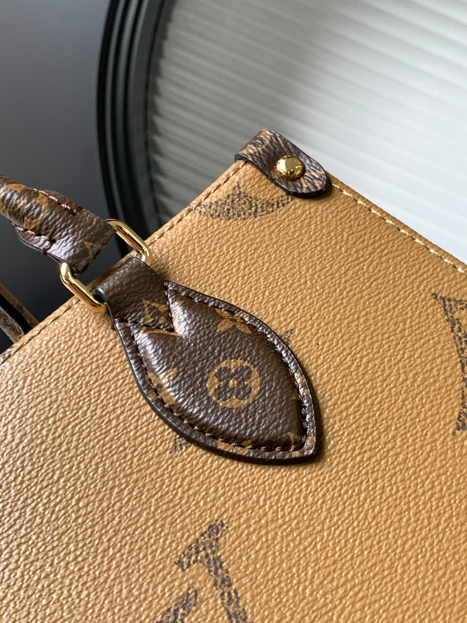 Louis Vuitton OnTheGo Small Handbag M46373 - Image 5