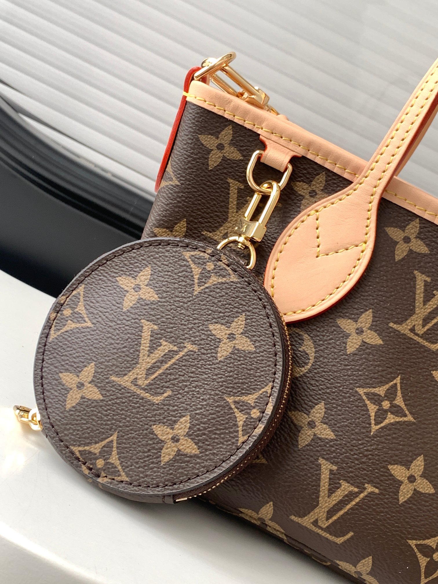 Louis Vuitton Neverfull BB Mini Crossbody Bag - Image 5