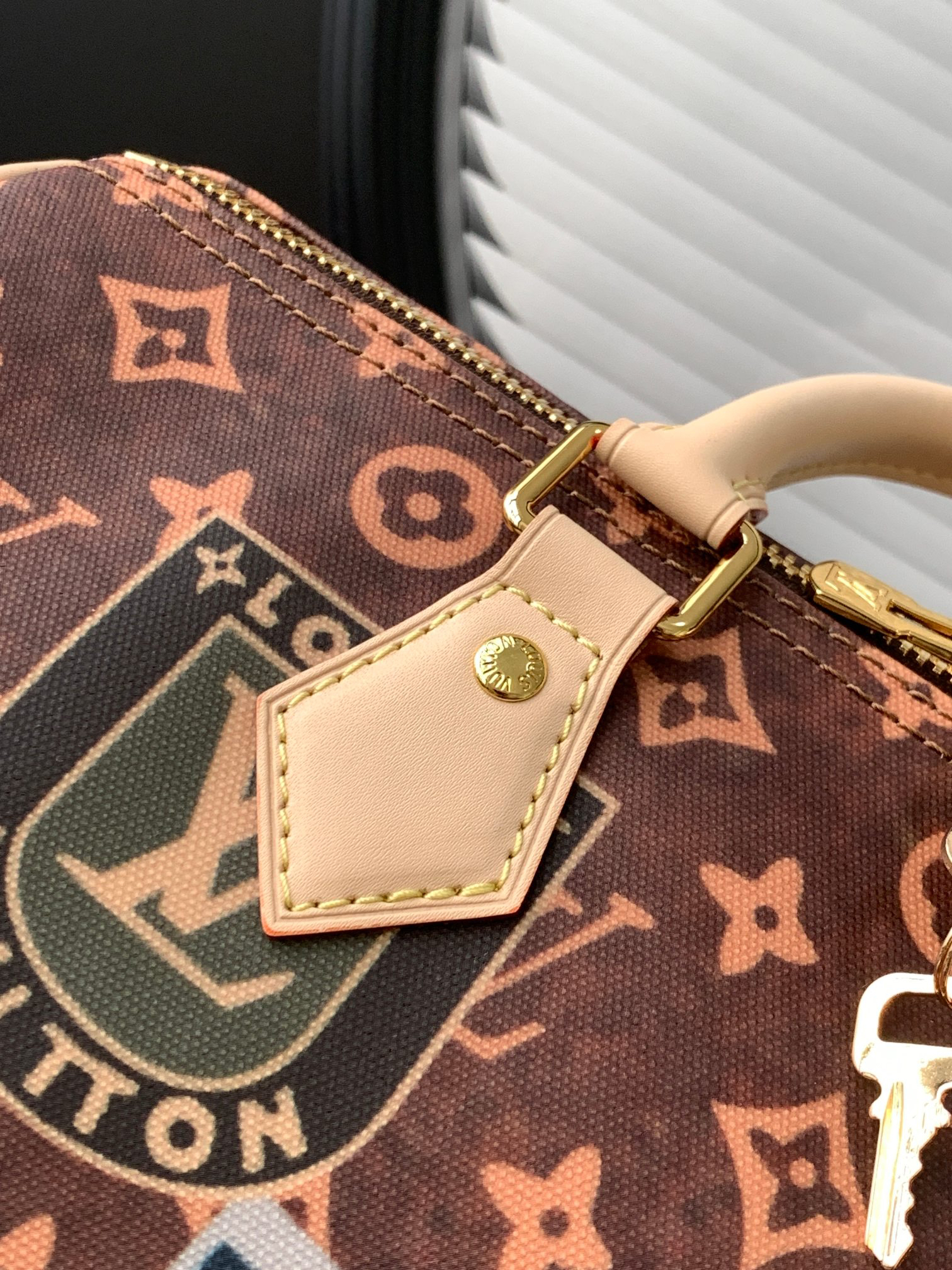 Louis Vuitton Speedy Bandoulière 30 Crossbody Handbag - Image 5
