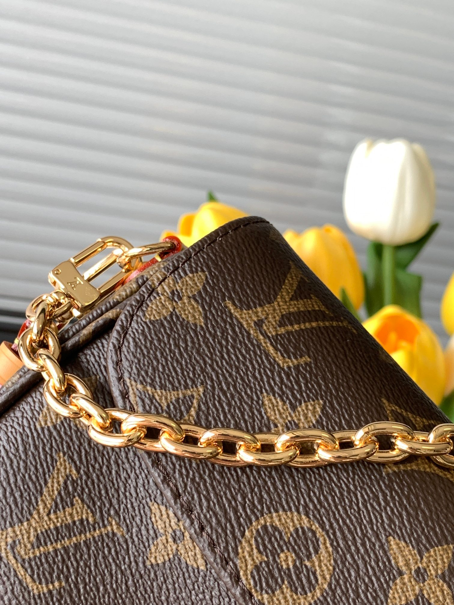 Louis Vuitton Wallet On Chain Ivy M81911 - Image 5