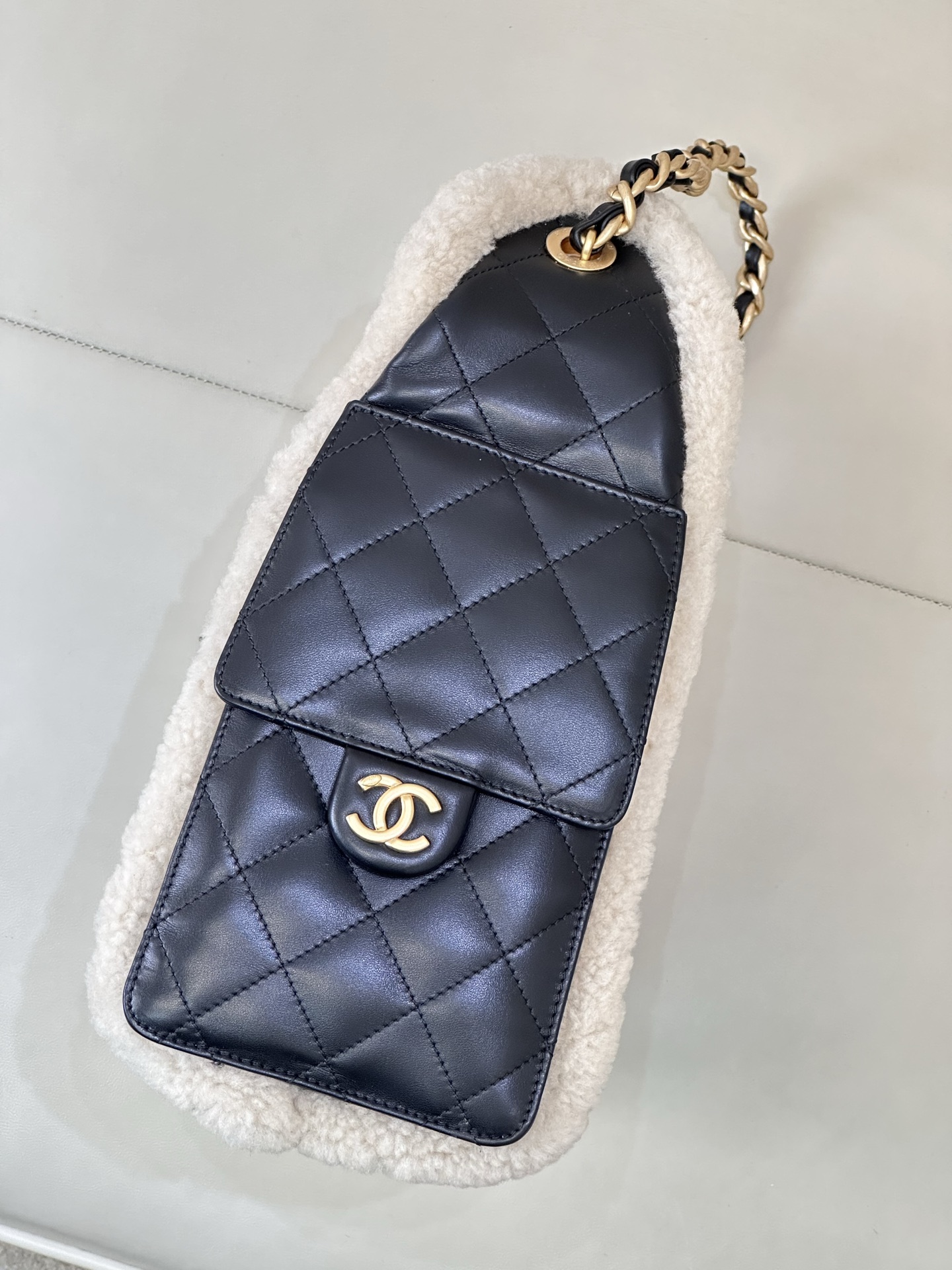 Chanel 25 Lambswool Hobo Handbag - Image 5