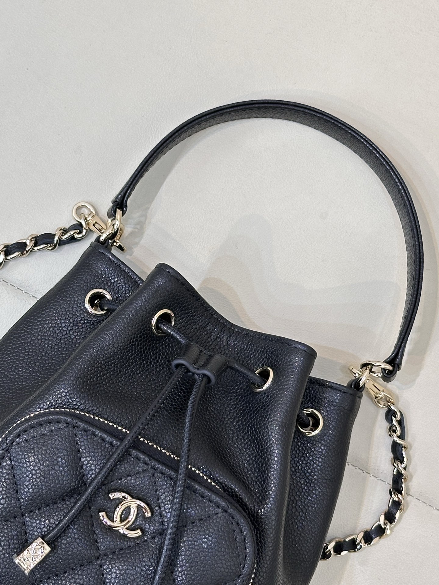 Chanel 25B Mini Chain Drawstring Bucket Bag - Image 5