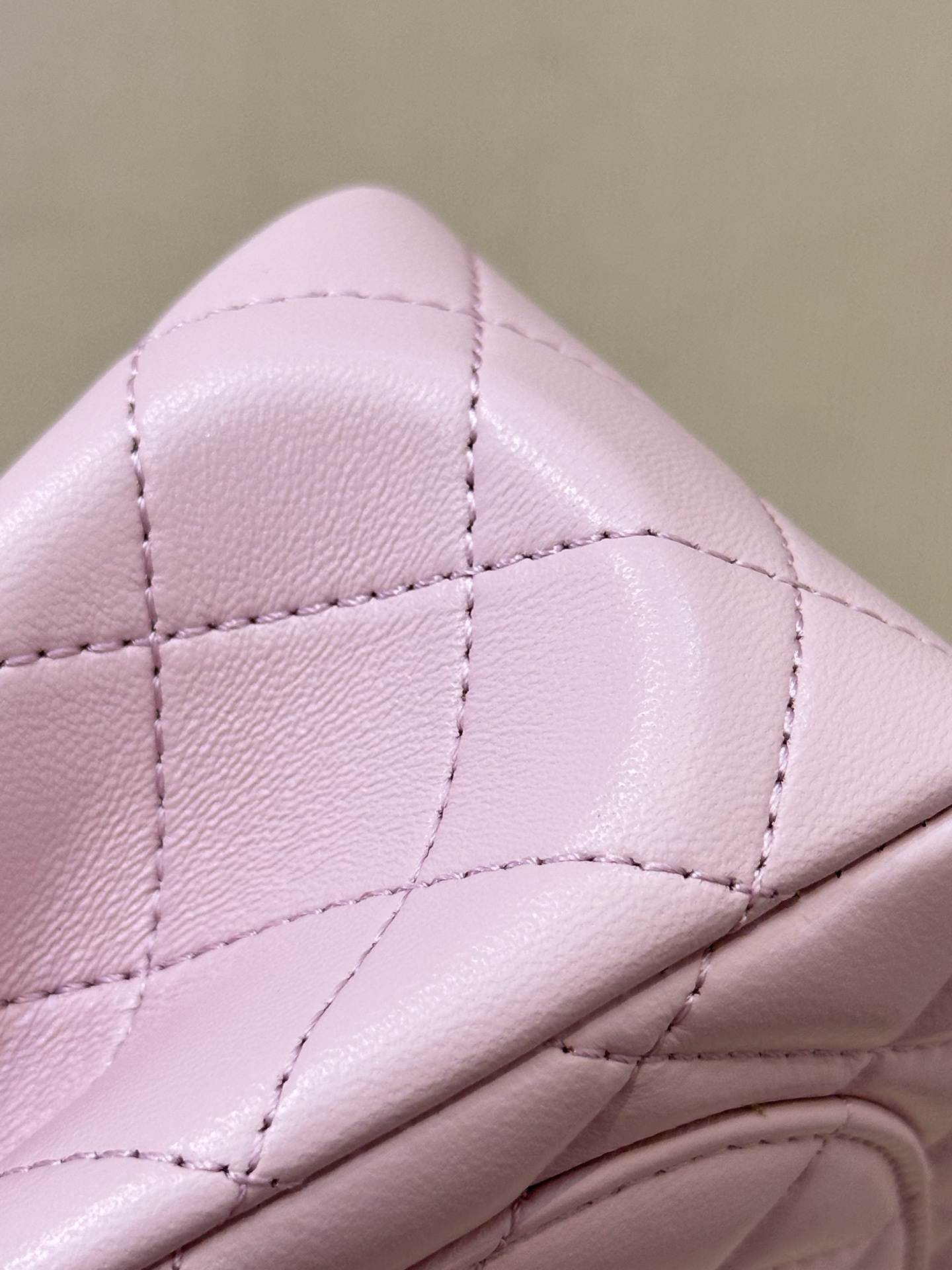Lambskin Quilted Crossbody Bag 17 x 12 x 7 cm - Image 5