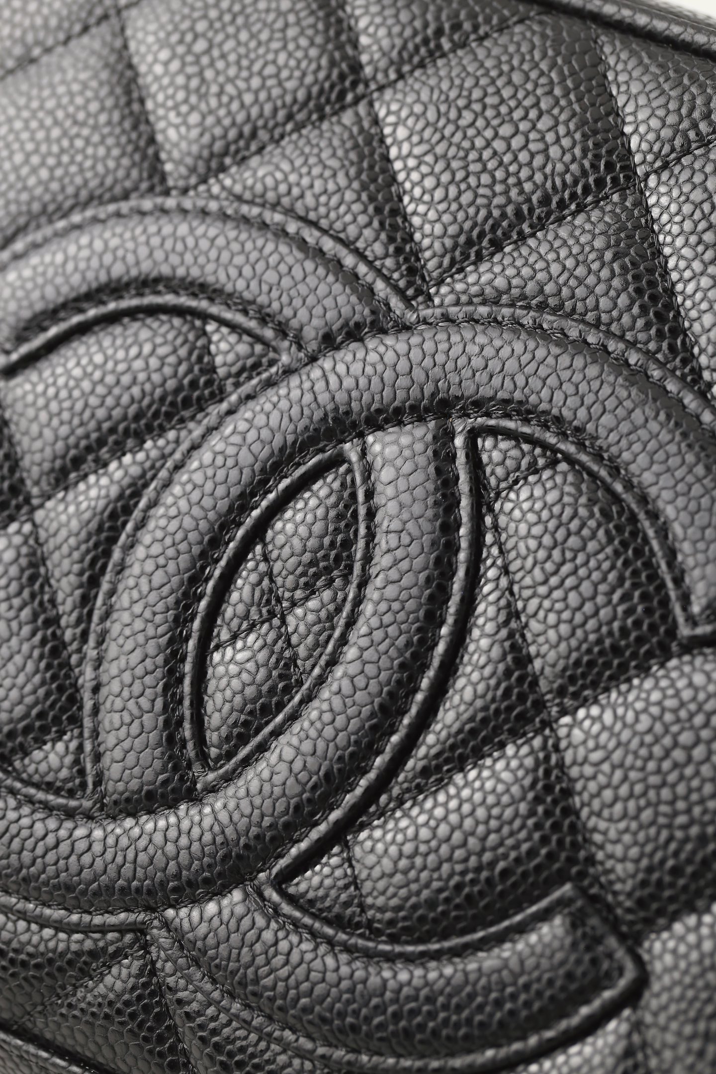 CHANEL 20996 Vintage Caviar Leather Bowling Bag - Image 5
