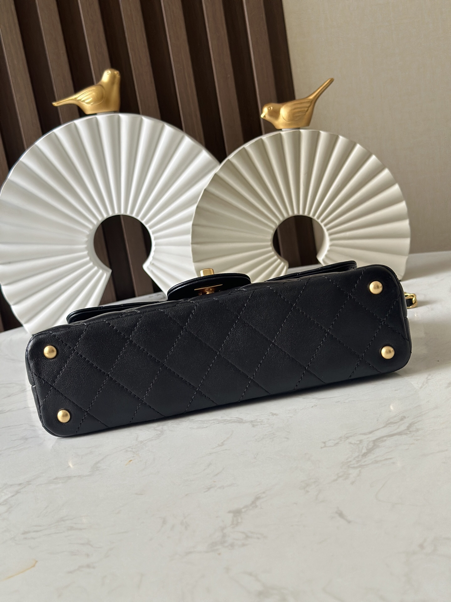 Hermès Kelly 25 Black and Gold Handbag - Image 5