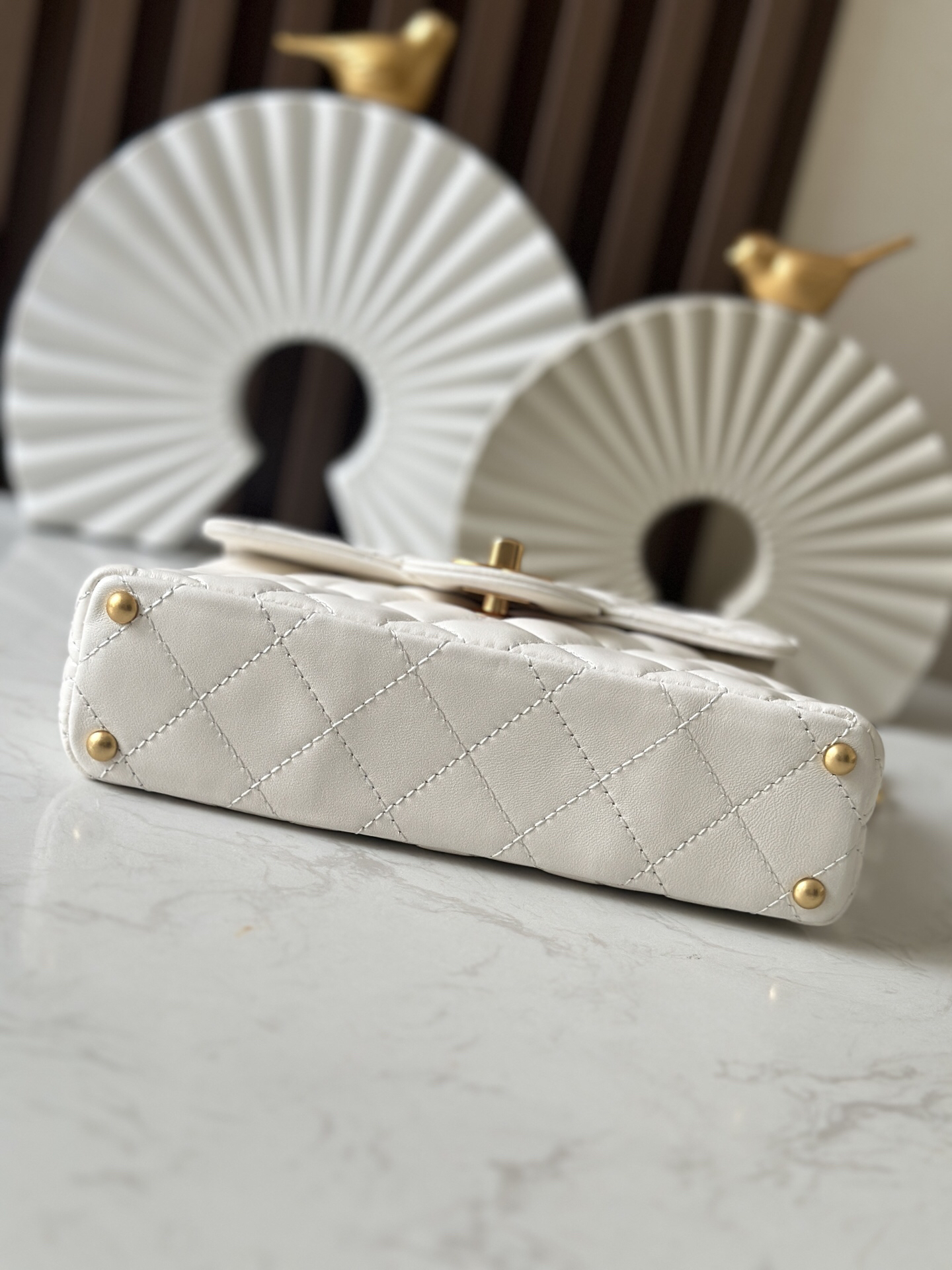Kelly-Style Handbag in Black and Gold - Image 5
