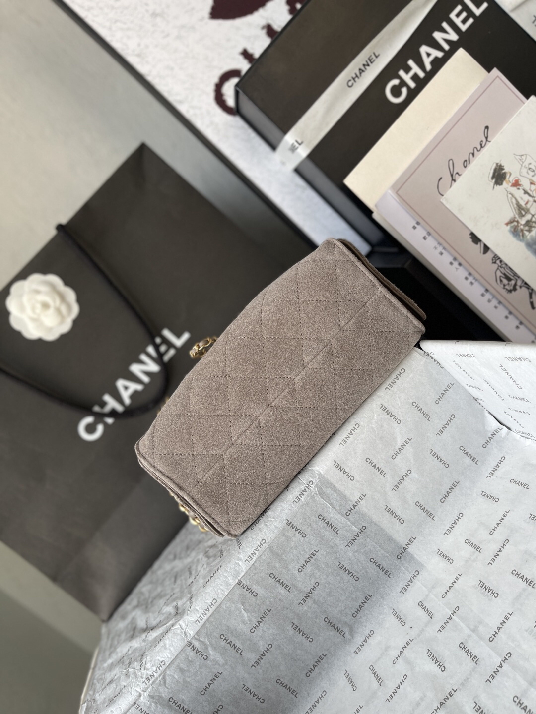 Chanel 25S Spring Hobo Mini Drawstring Bucket Bag - Image 5