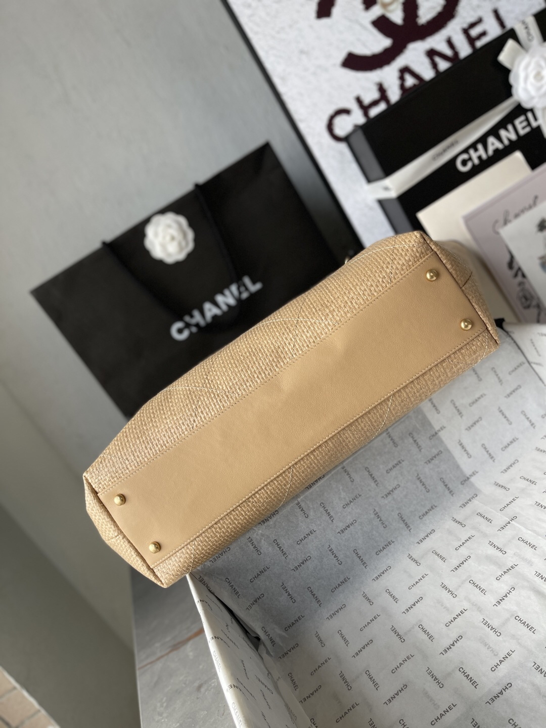 Chanel 25S Maxi Hobo Straw and Leather Tote Bag - Image 5