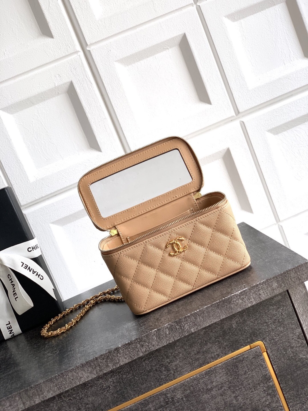 CHANEL 26C Chain Crossbody Box Bag - Image 5