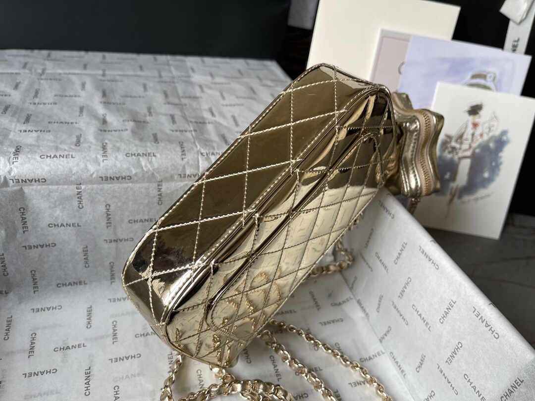 Chanel 24C Star Collection Bag with Removable Star Charm - Image 5