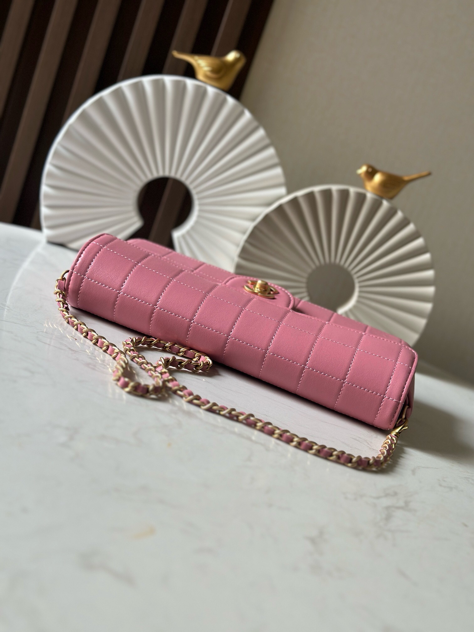 Vintage Chanel Lambskin Underarm Shoulder Bag in Soft Pink - Image 5