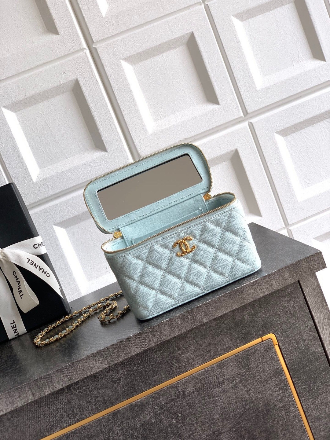 Chanel 26C Chain Crossbody Box Bag AP5039 - Image 5