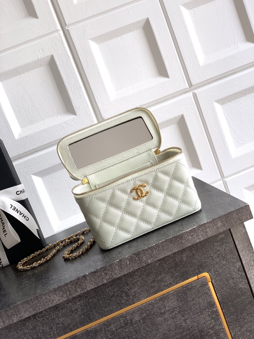 Chanel 26C Chain Crossbody Box Bag AP5039 - Image 5