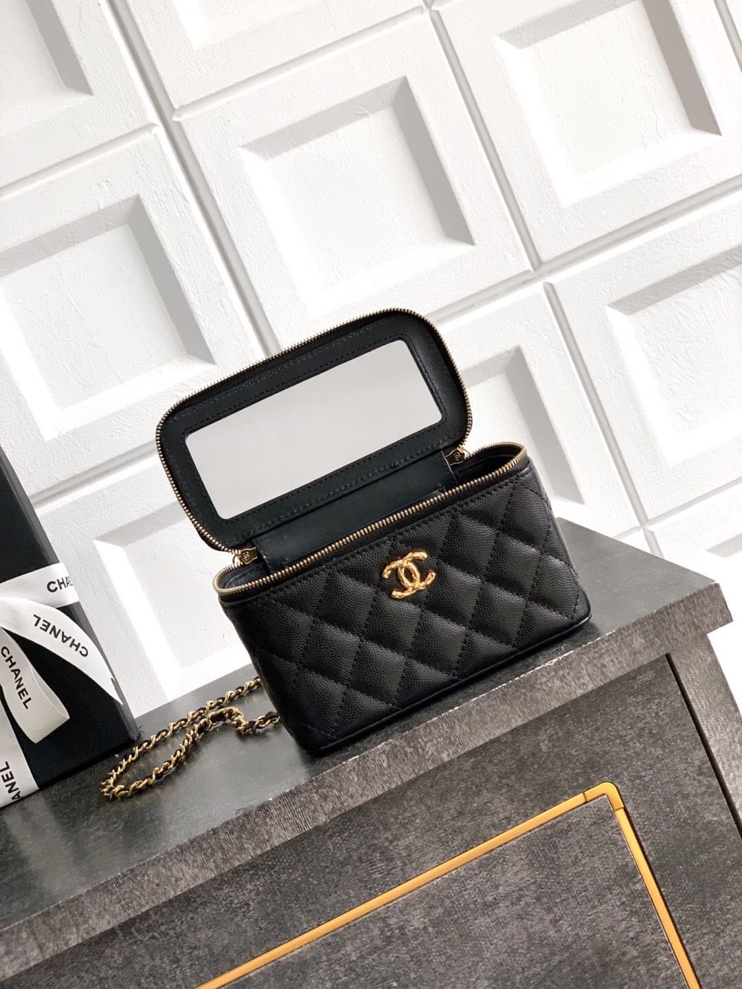 Chanel 26C Chain Crossbody Box Bag AP5039 - Image 5