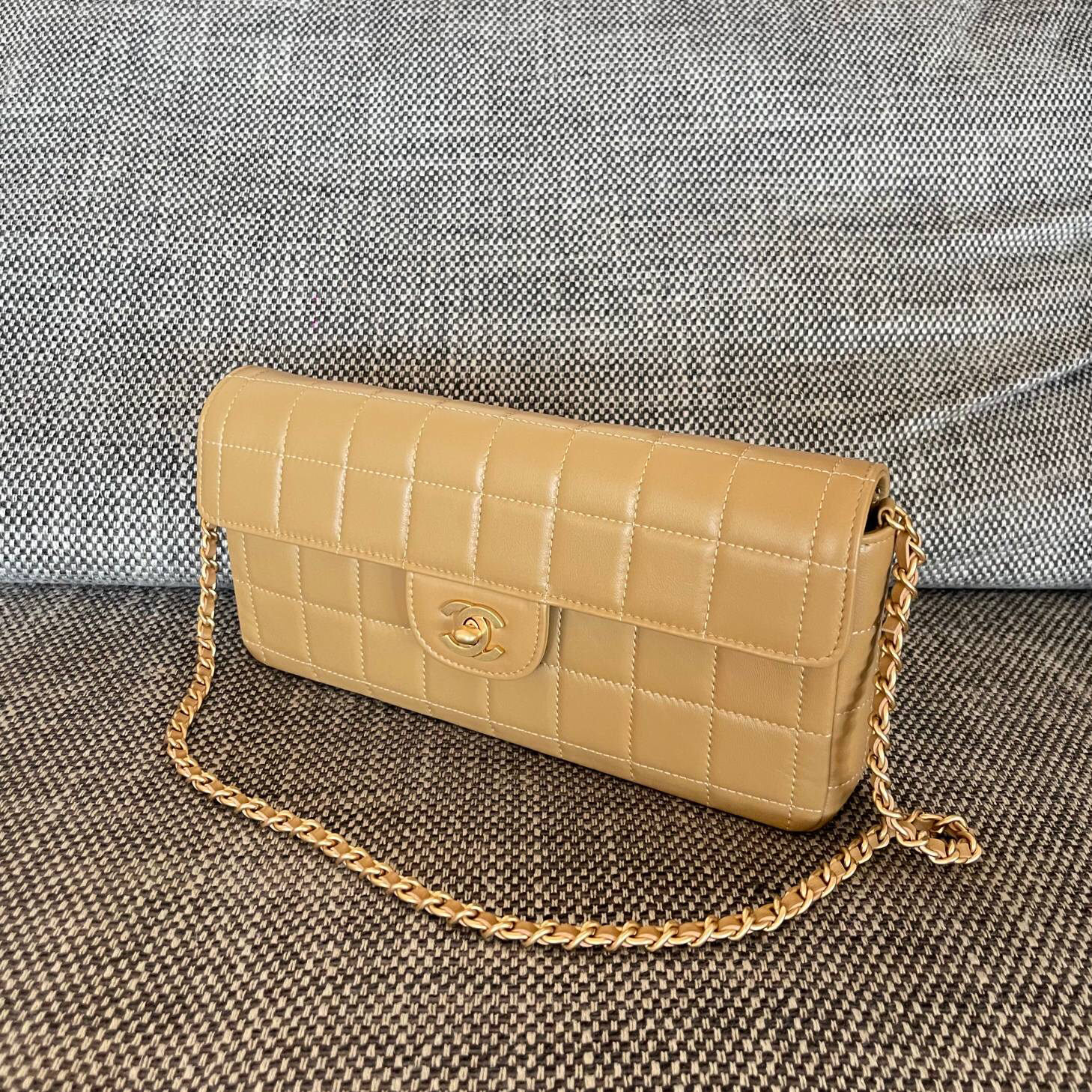 Chanel Vintage Lambskin Ice Cube Crossbody Bag - Image 5
