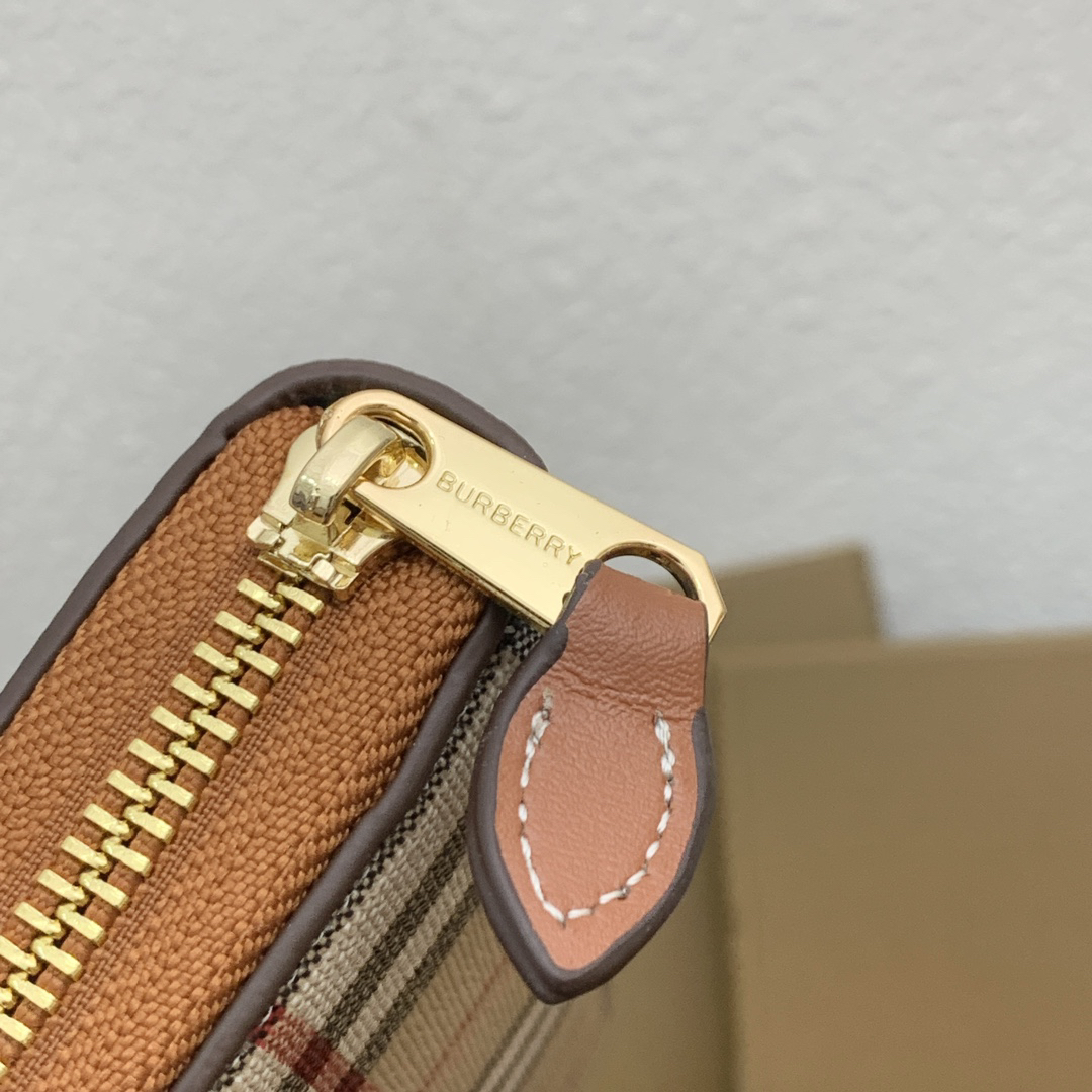 Burberry Check-Pattern Full-Zip Wallet - Image 5