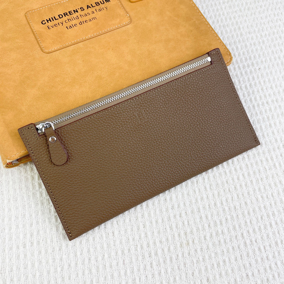 Hermès Silk'in Leather Checkbook Wallet - Image 5