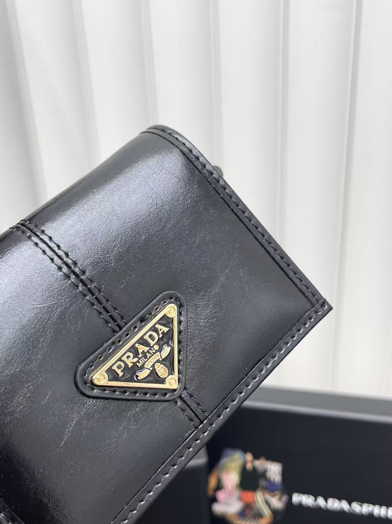 Prada Leather Wallet with Metal Triangle Logo and Zipper Closure - Image 5