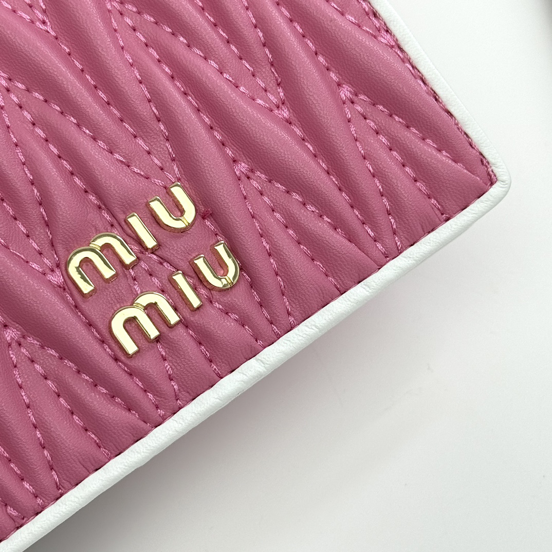 Miu Miu Matelasse Lambskin Wallet - Image 5