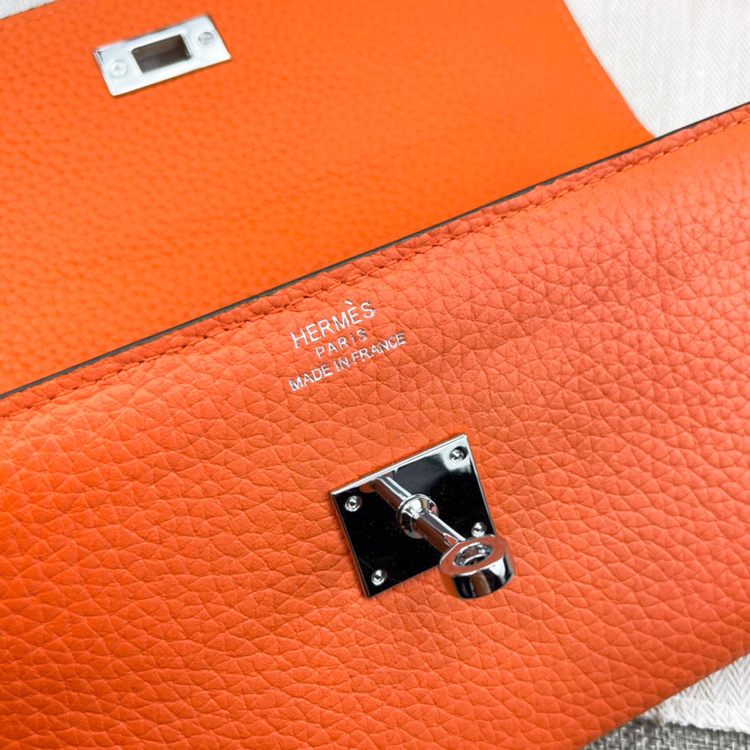 Hermes Kelly Long Wallet in Togo Calfskin - Image 5