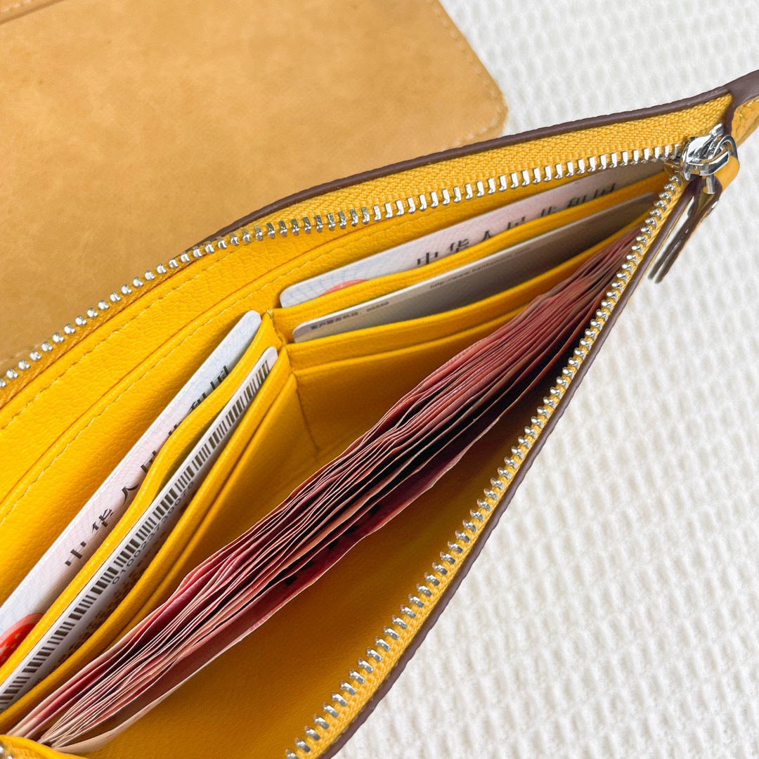 Hermès Silk'in Leather Checkbook Wallet - Image 5