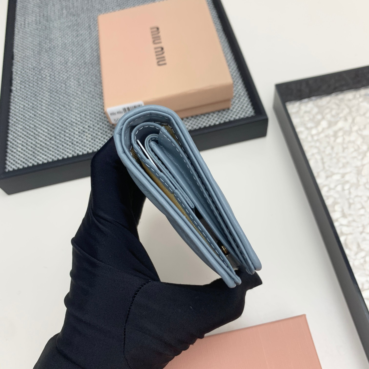 Miu Miu Leather Multi-Compartment Coin Purse - Image 5
