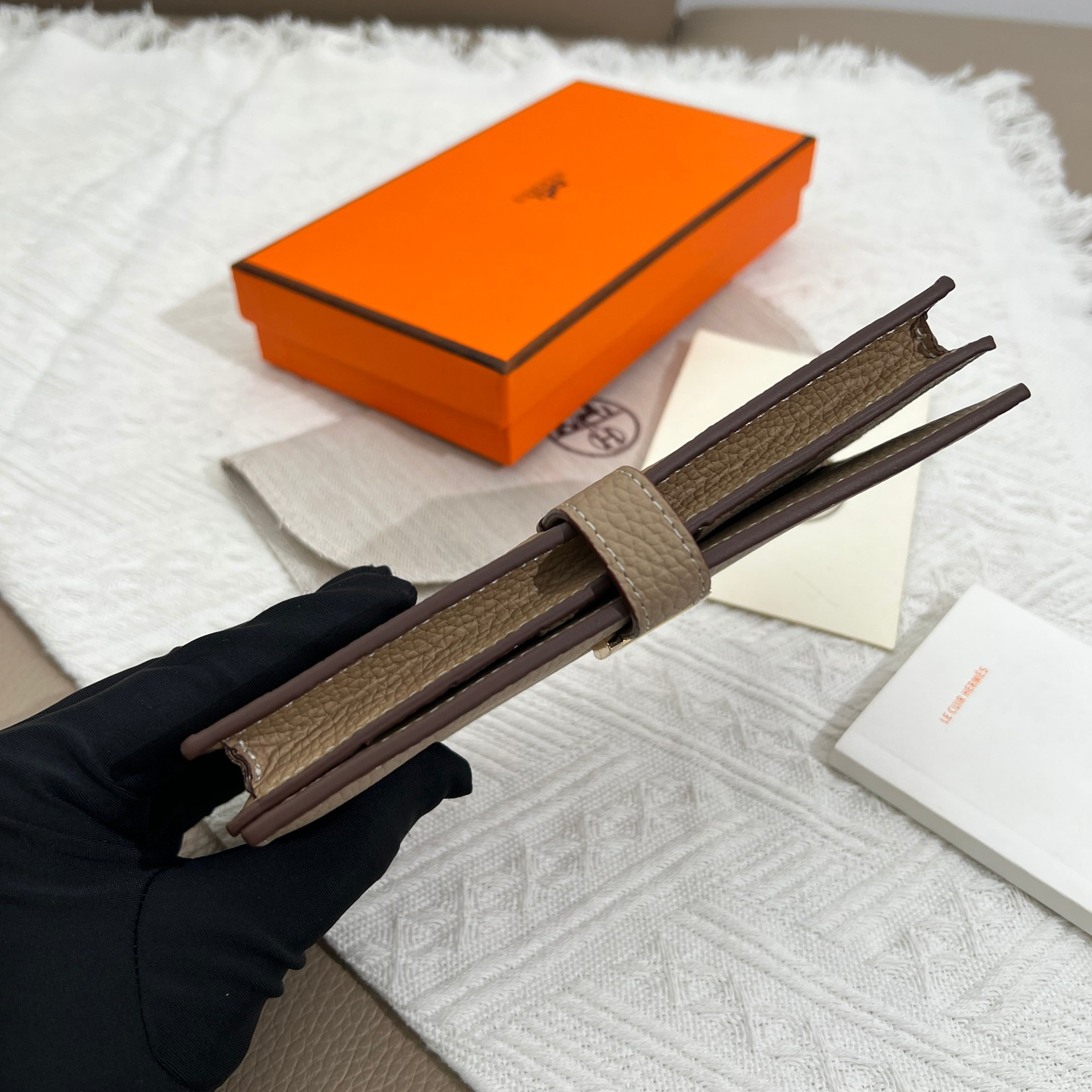 Hermès Togo Leather Vertical Zipper Wallet - Image 5