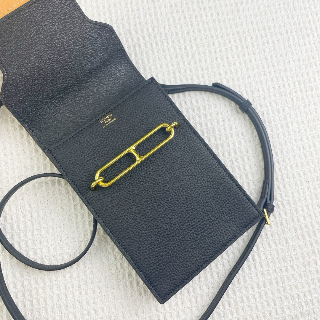Hermes Pig-Nose Shoulder Bag, Model 398-2 - Image 5