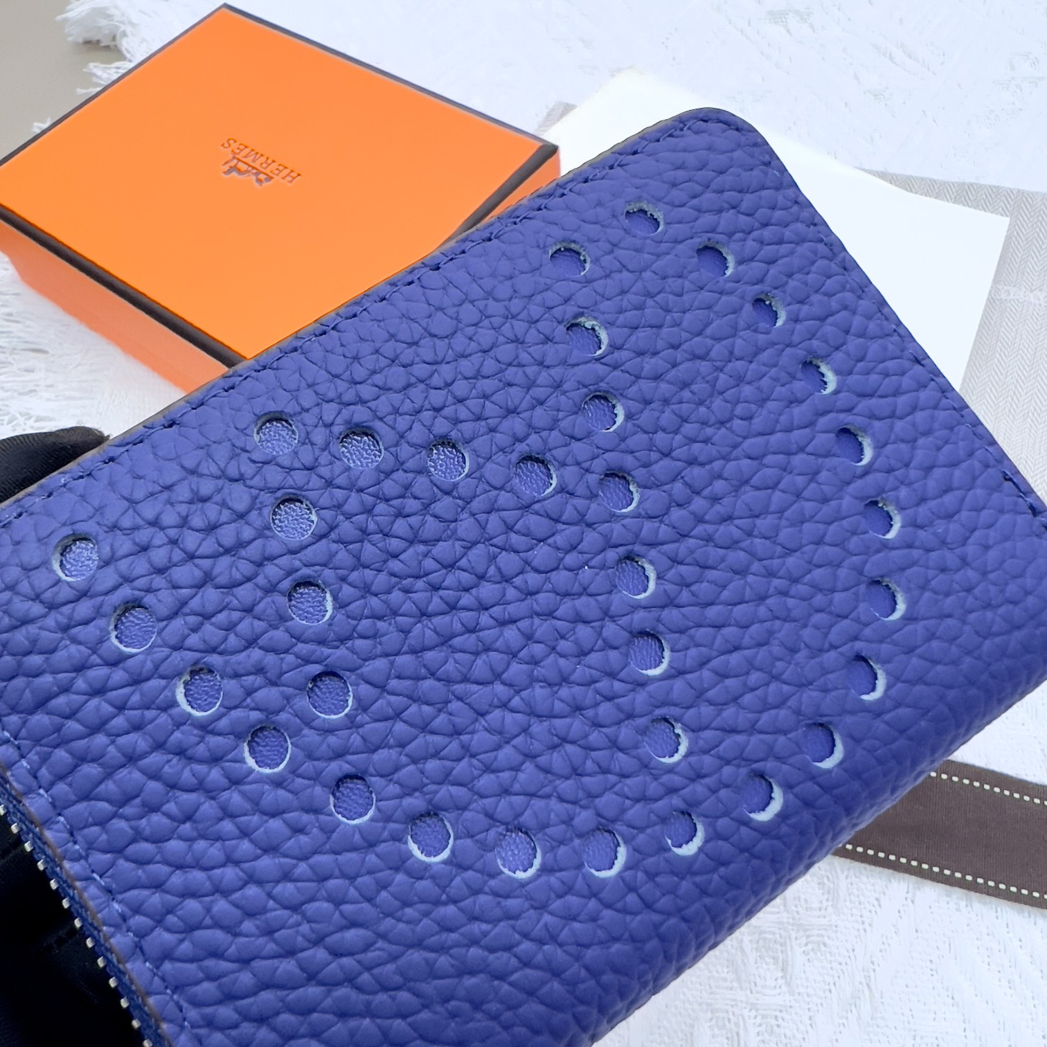 Hermes Constance 507 Togo Calfskin Wallet - Image 5