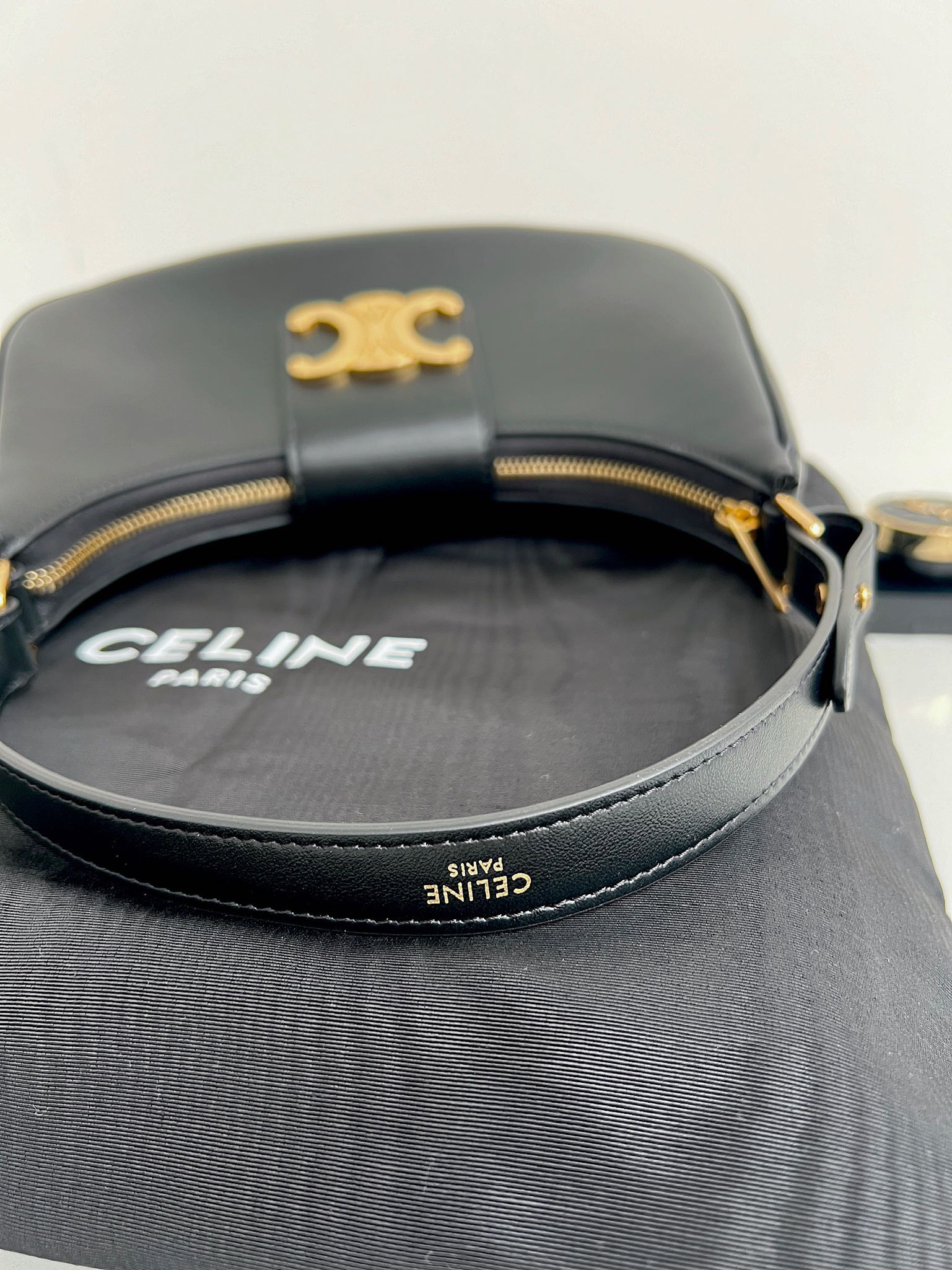 Celine Ava Triomphe Smooth Calfskin Shoulder Bag - Image 5