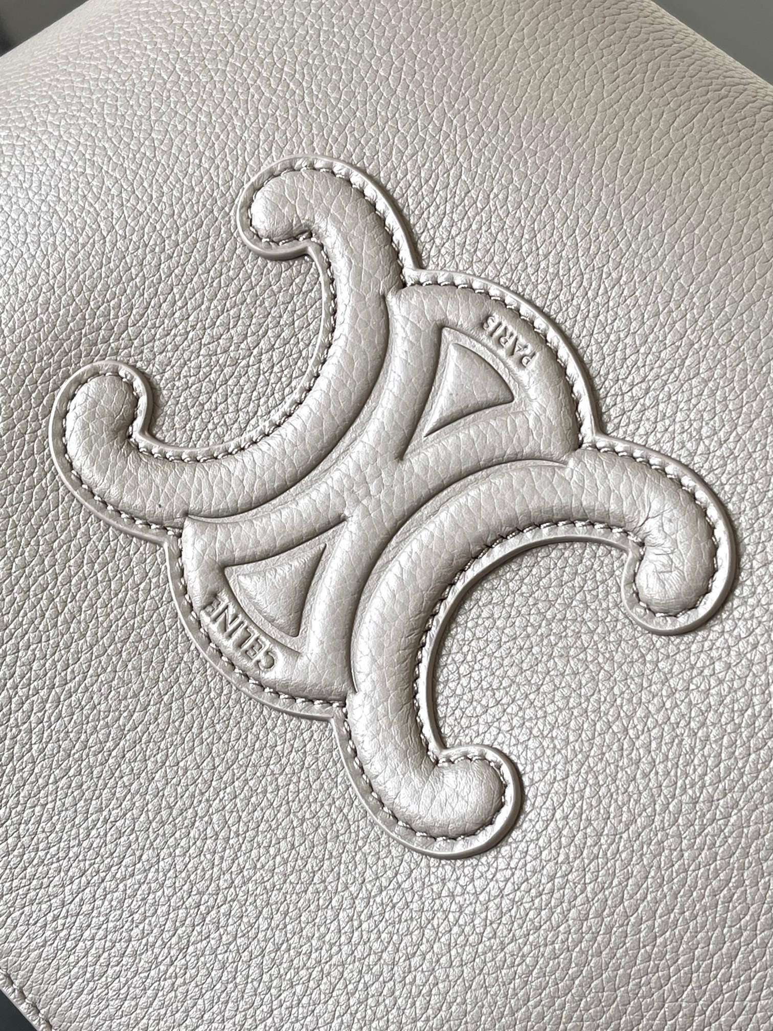 CELINE 25 Cabas Anais Mini Handbag in Grained Calfskin - Image 5