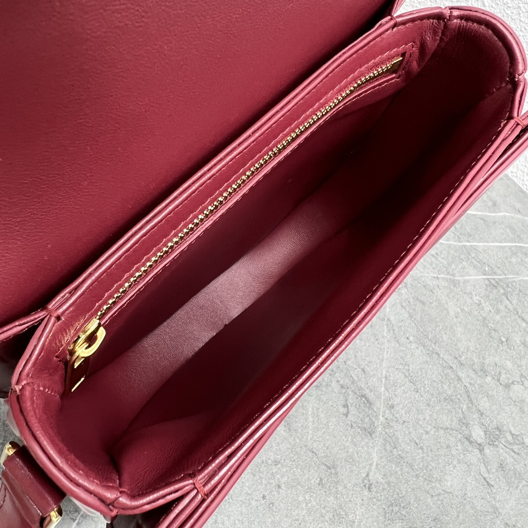 CE Saddle Crossbody Bag - Image 5