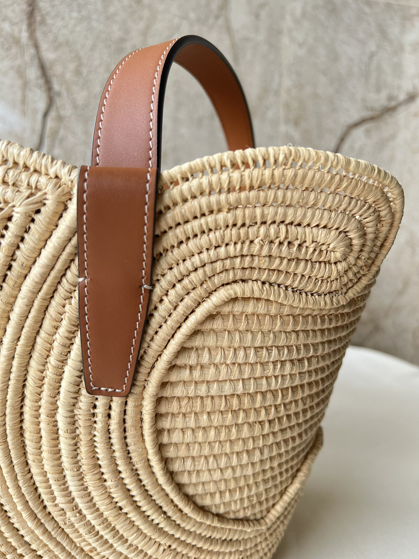 CELINE Medium TRIOMPHE Classic Woven Basket Handbag - Image 5