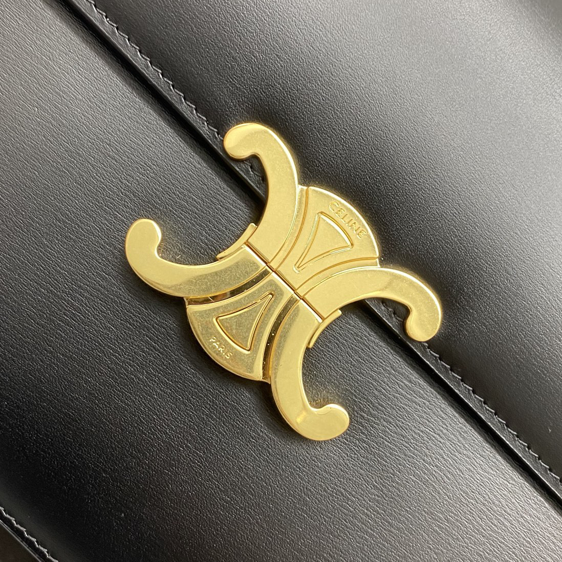 Triome Classic Leather Crossbody Bag - Image 6