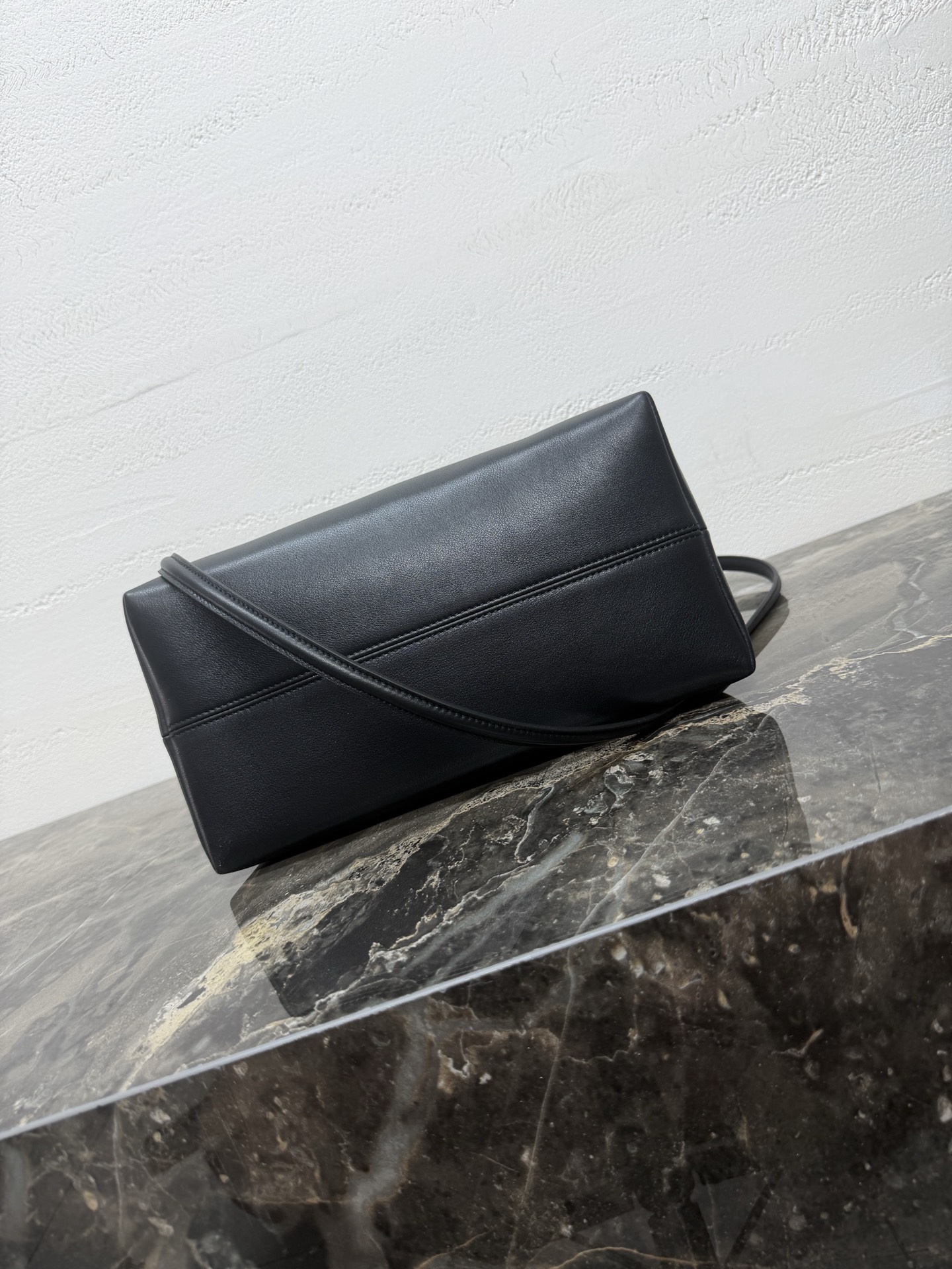DOCTOR Small Leather Handbag - Image 6